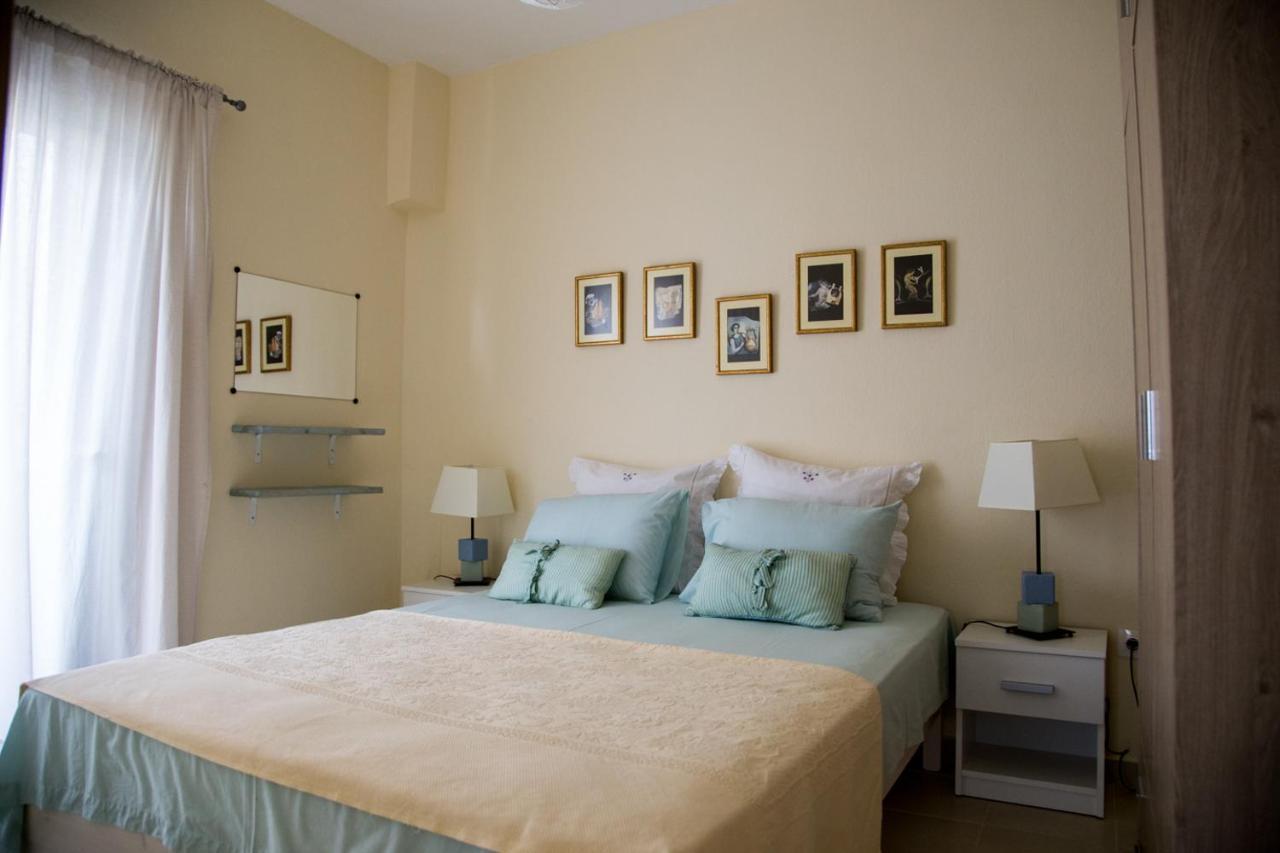Blue Theros Apartments ปาลาเรีย ดิโอนิซีอู ภายนอก รูปภาพ