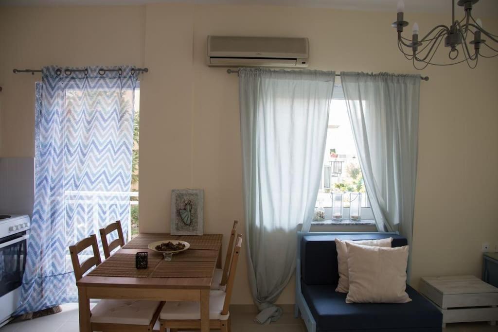 Blue Theros Apartments ปาลาเรีย ดิโอนิซีอู ภายนอก รูปภาพ