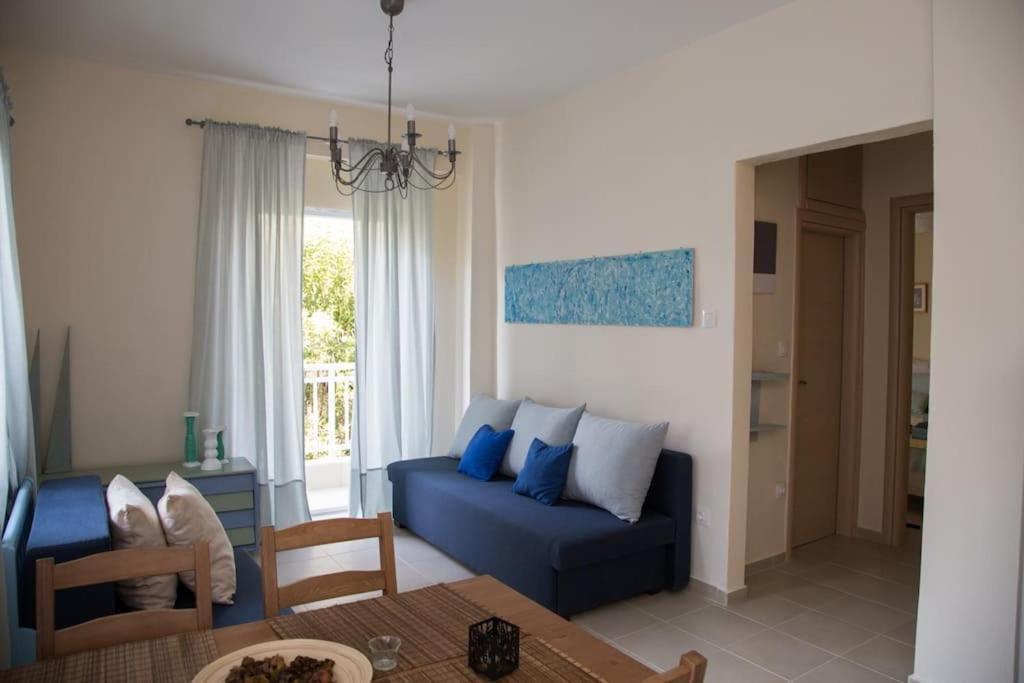 Blue Theros Apartments ปาลาเรีย ดิโอนิซีอู ภายนอก รูปภาพ