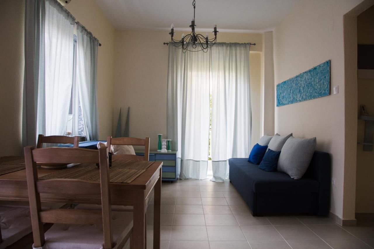 Blue Theros Apartments ปาลาเรีย ดิโอนิซีอู ภายนอก รูปภาพ
