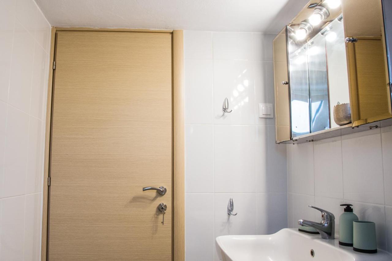 Blue Theros Apartments ปาลาเรีย ดิโอนิซีอู ภายนอก รูปภาพ